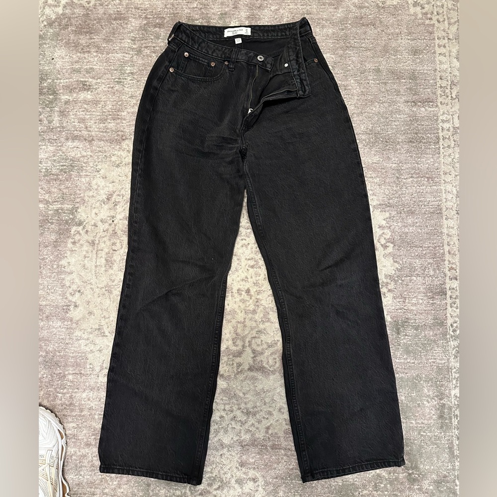 Abercrombie & Fitch curve love High Rise Loose. 27/4 regular.